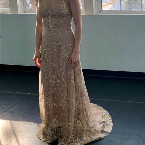 Beginning Boutique Meghan Formal Dress - Picture 4 of 5